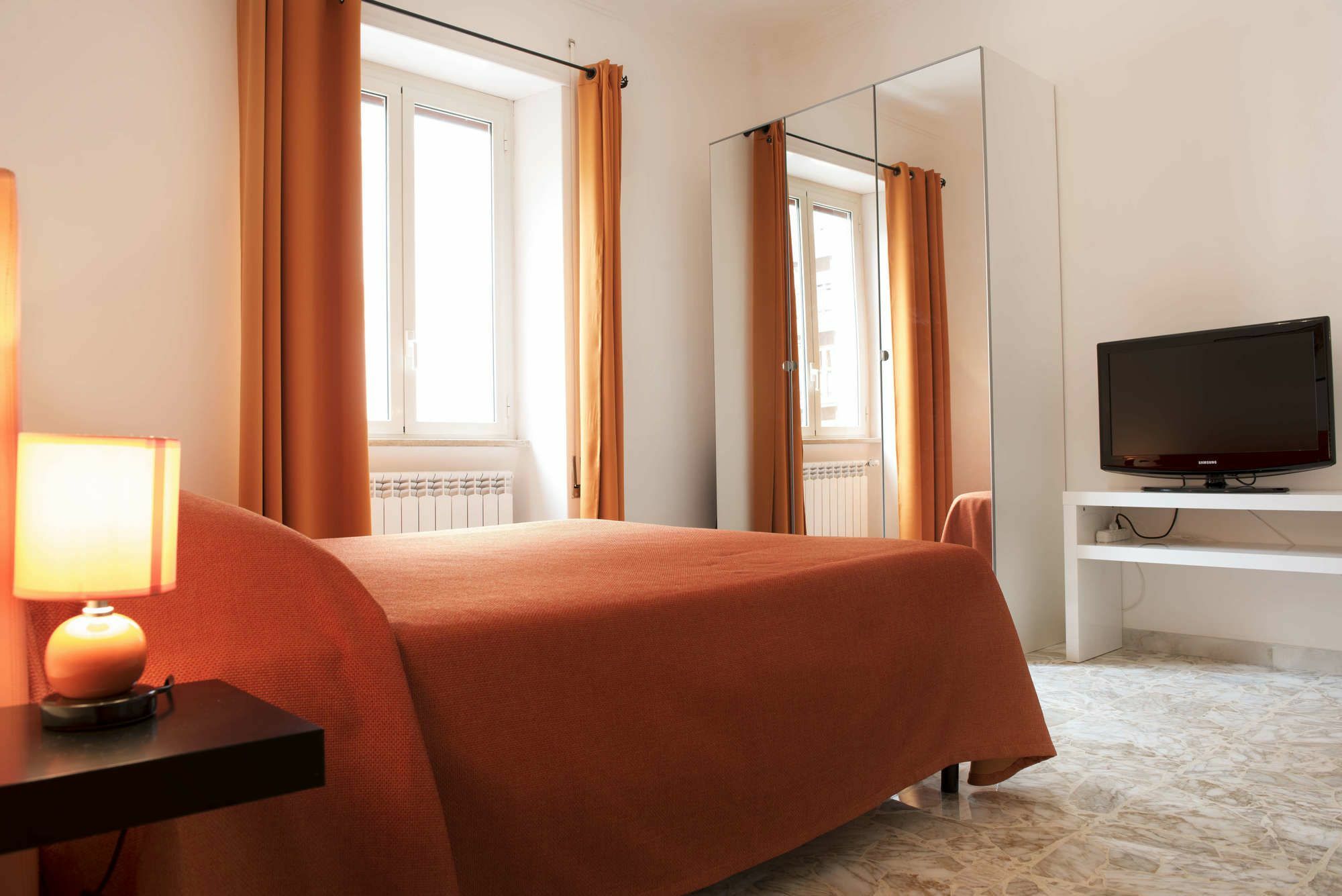 Michelangelo Apartment 奇维塔韦基亚 外观 照片